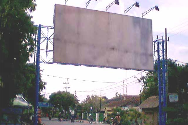 pasang billboard kecil di serang